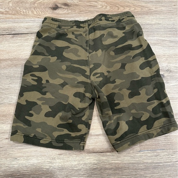 {preloved} Boy’s Old Navy Knit Camo Drawstring Shorts - Picture 2 of 5